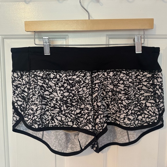 lululemon athletica Black and White speed up short. - Picture 2 of 4